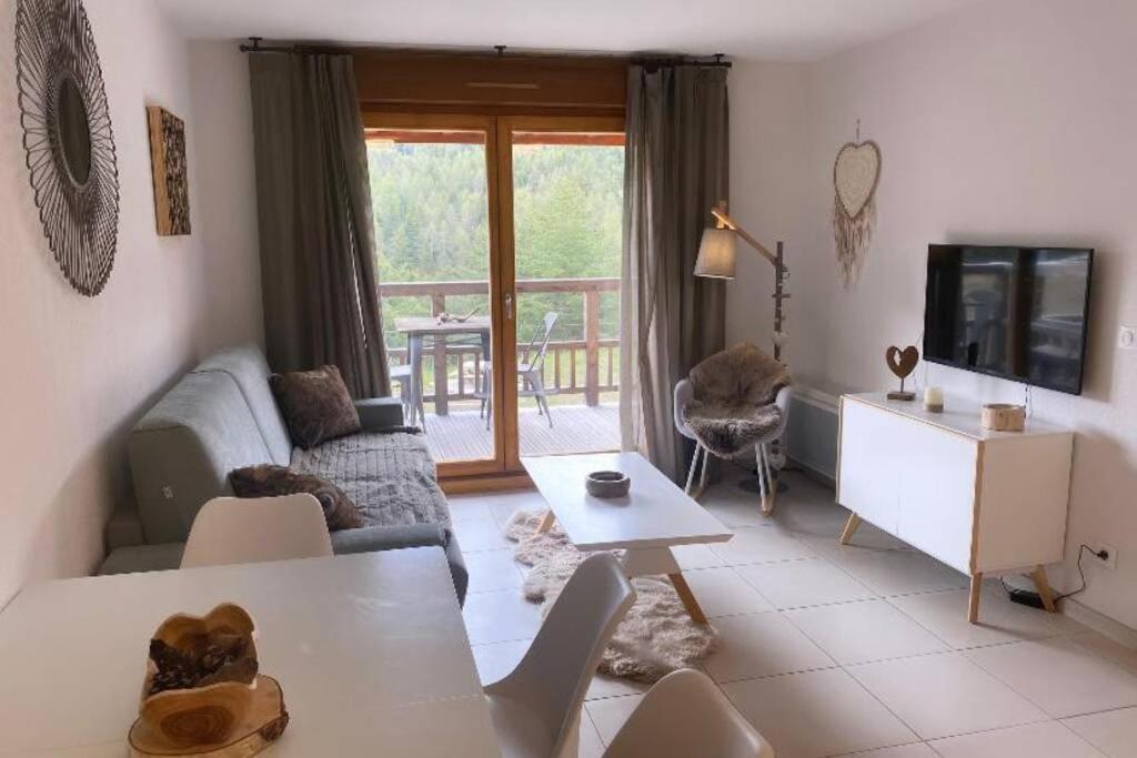 Appartement De Charme Dans Residence Avec Piscine La Joue Du Loup Saint-Étienne-en-Dévoluy エクステリア 写真